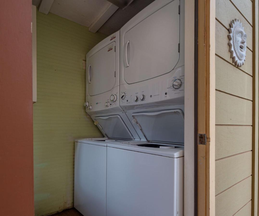 In Boutique With Mini Kitchen, Pool And Bbq